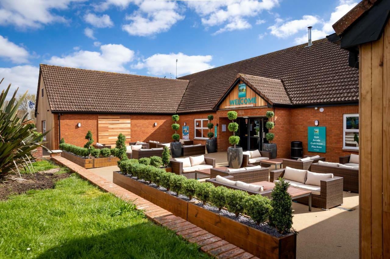 Carlton Meres Holiday Park Rendham Exterior photo