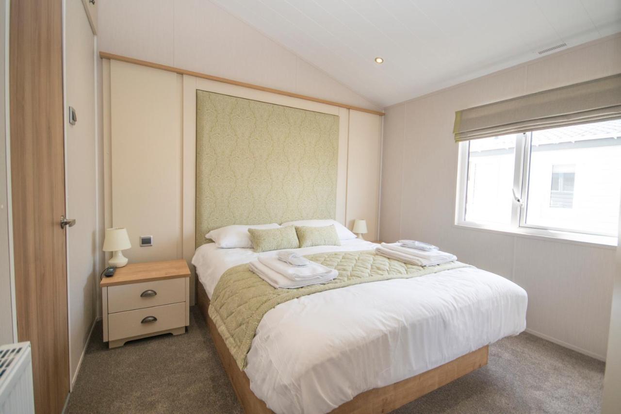 Carlton Meres Holiday Park Rendham Exterior photo